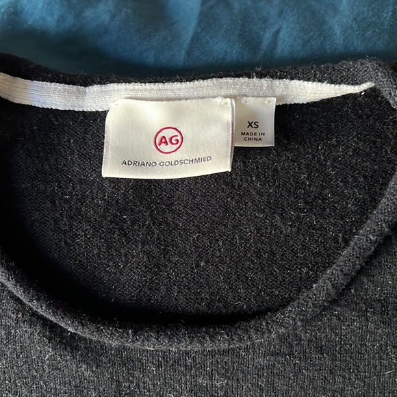 Black & white Graphic sweater w/ french La Nouvelle Vague writing “the new wave” - Picture 6 of 8